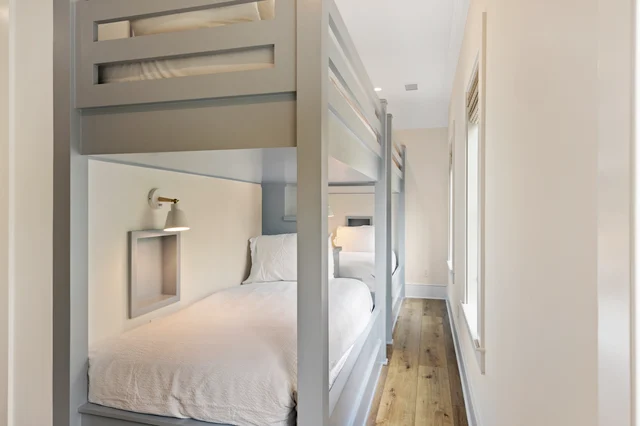 Bedroom 6 image 1