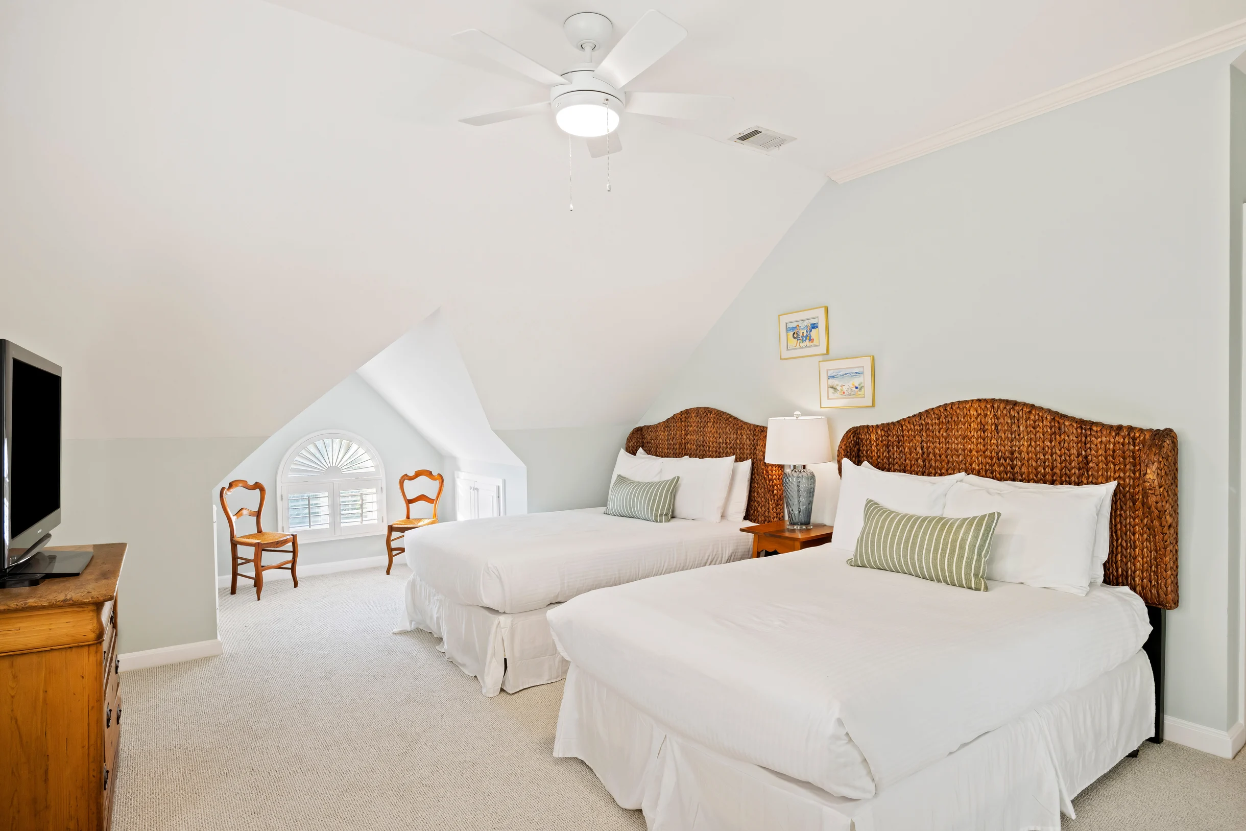 PALM3700: 3700 Palm Blvd. #6