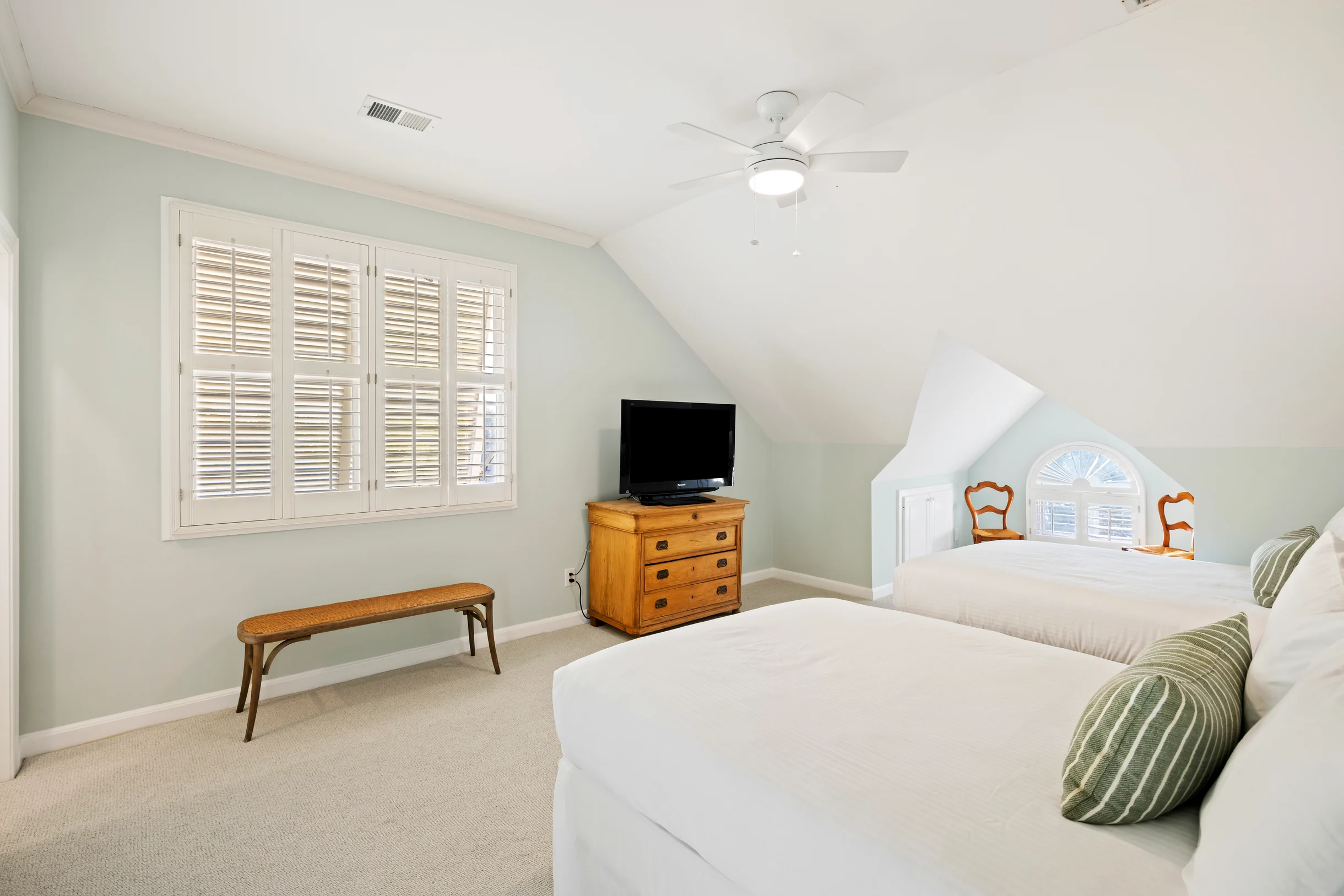 PALM3700: 3700 Palm Blvd. #19