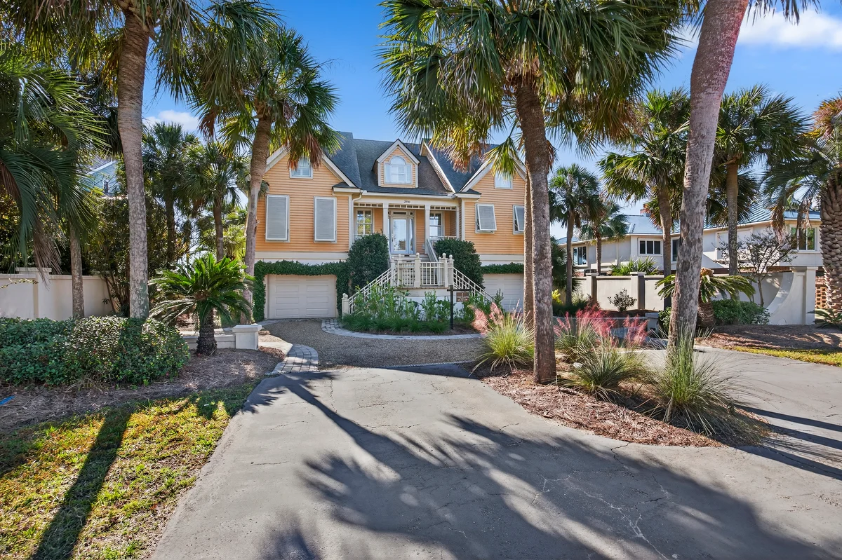 Home in Isle Of Palms property photo 5