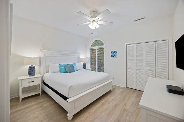Bedroom 1 image 1