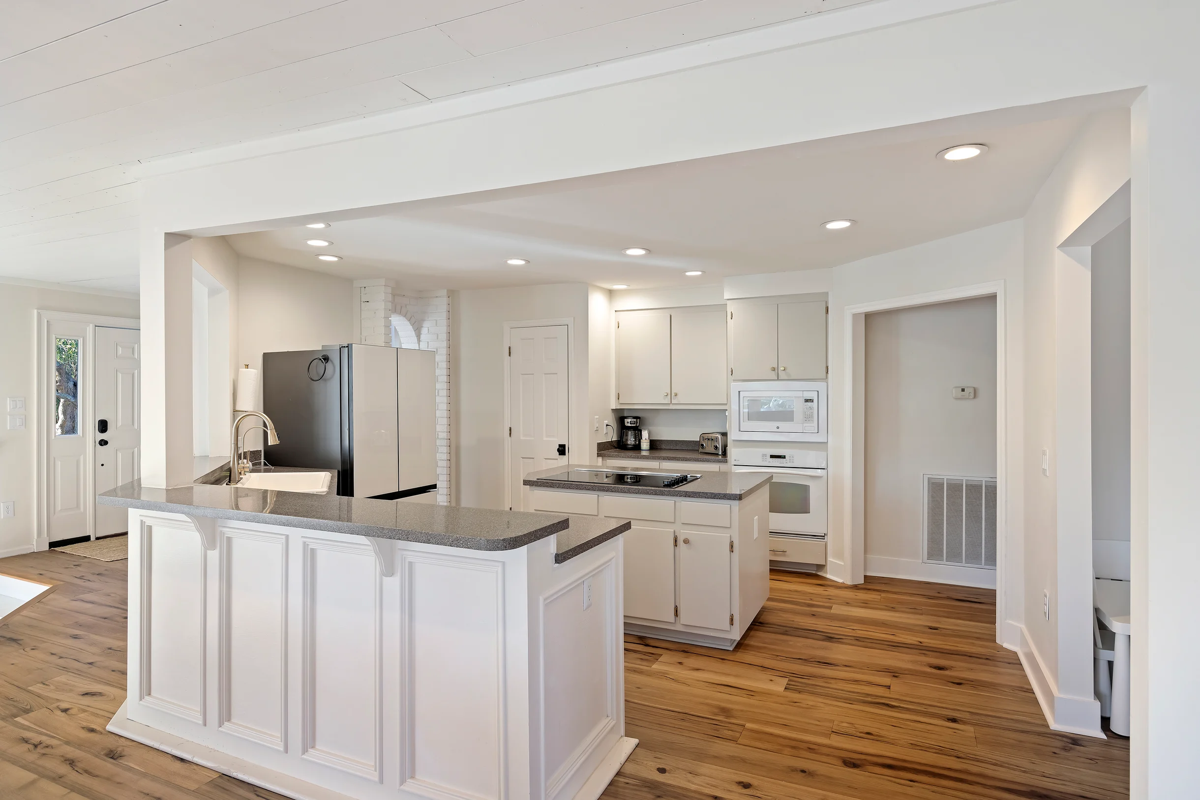 Wander Isle Glow #25