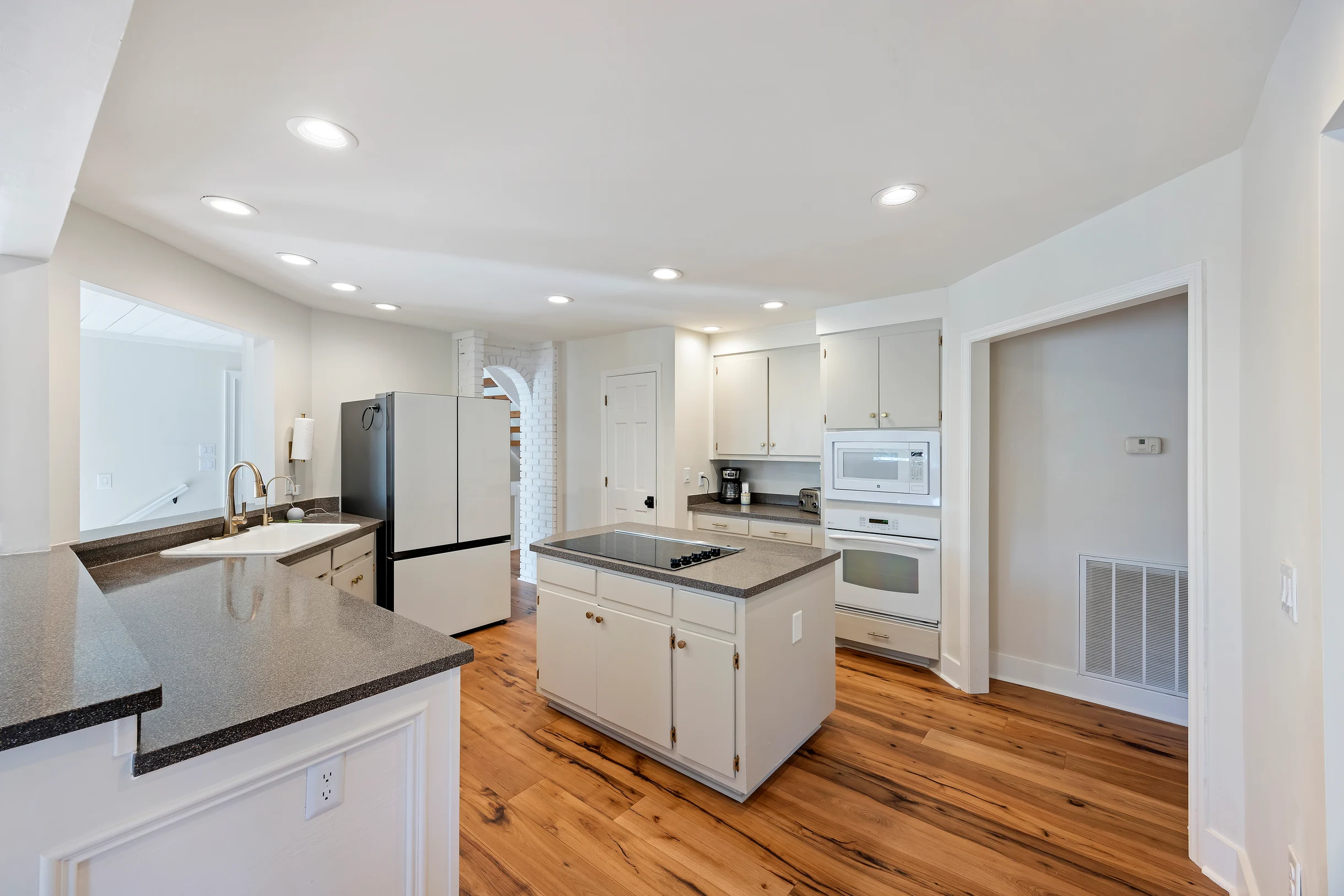 Wander Isle Glow #13