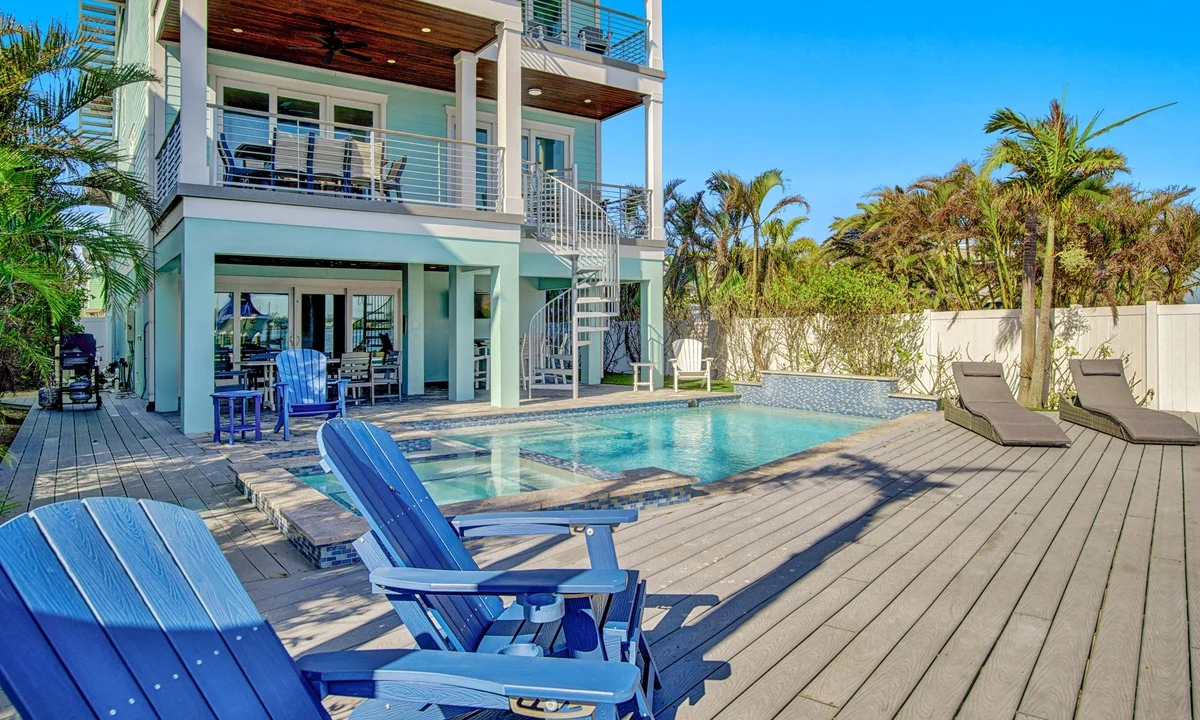 Wander Bradenton Escape #35