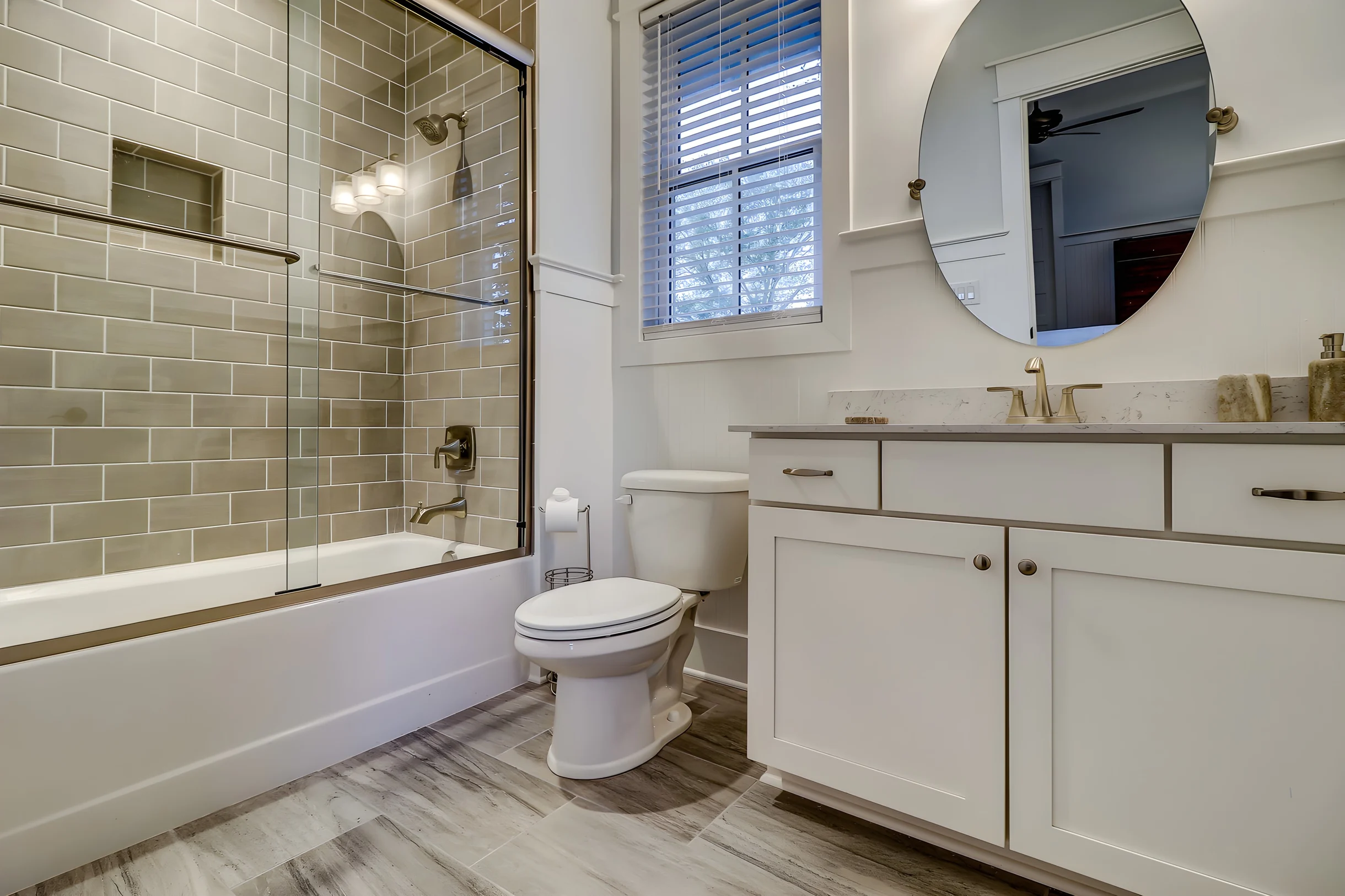 AV3-23: 3 23rd Avenue #46