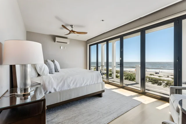 Bedroom 1 image 1