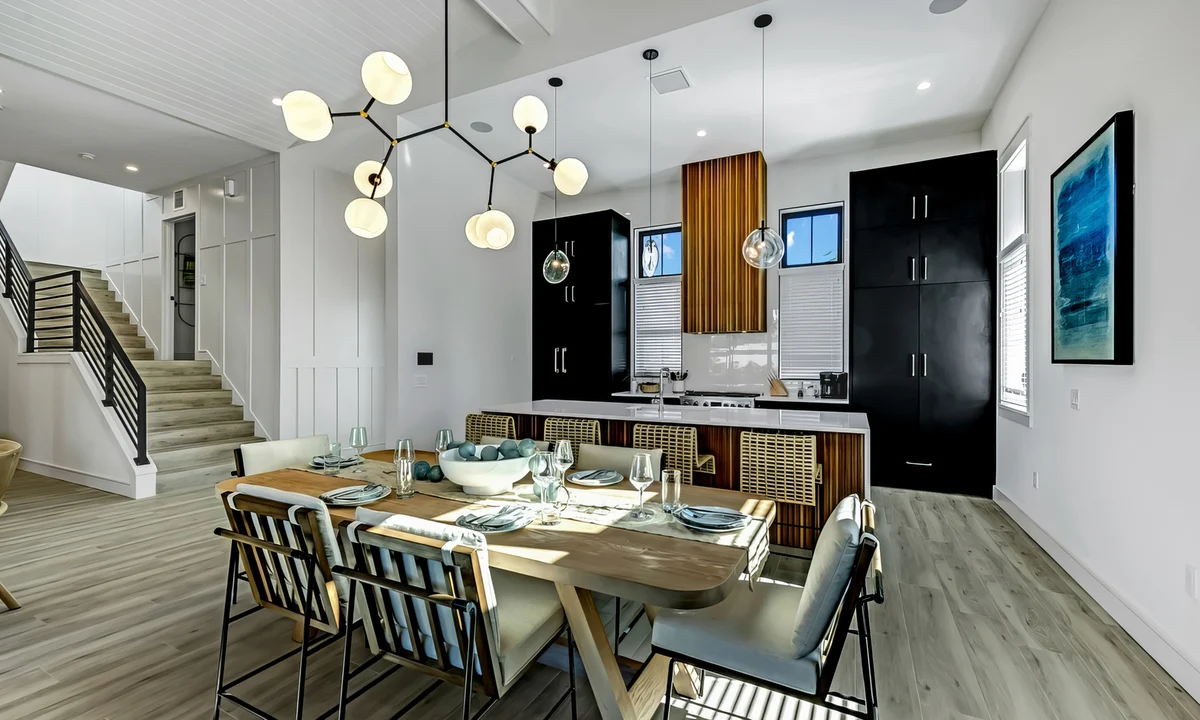 Dining Room image 1