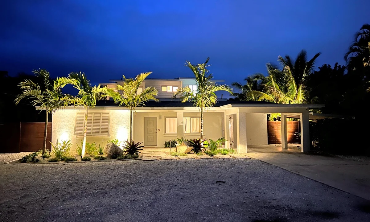 Wander Holmes Beach Palms #4