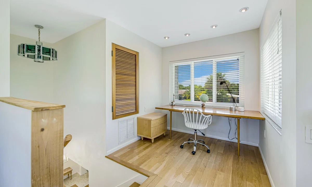 Wander Holmes Beach Palms #8