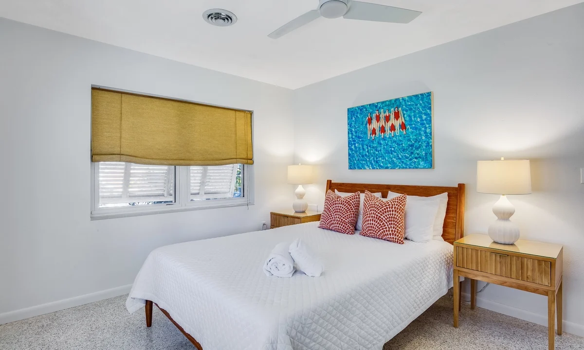 Wander Holmes Beach Palms #25