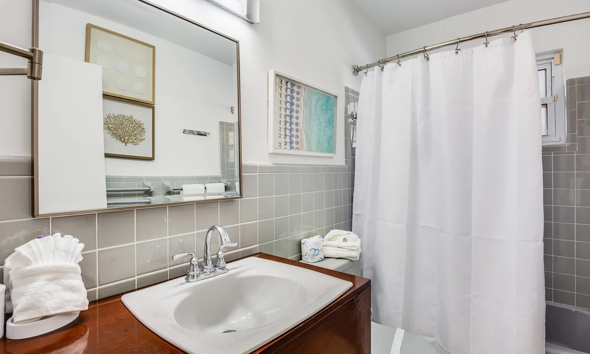 Wander Holmes Beach Palms #10