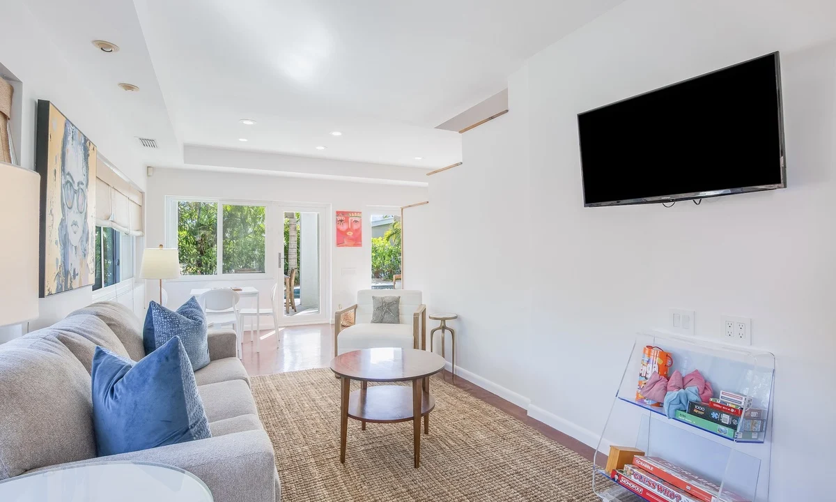 Wander Holmes Beach Palms #26