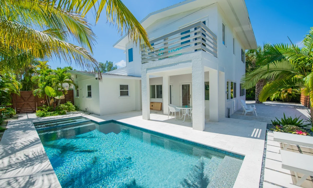 Wander Holmes Beach Palms #27