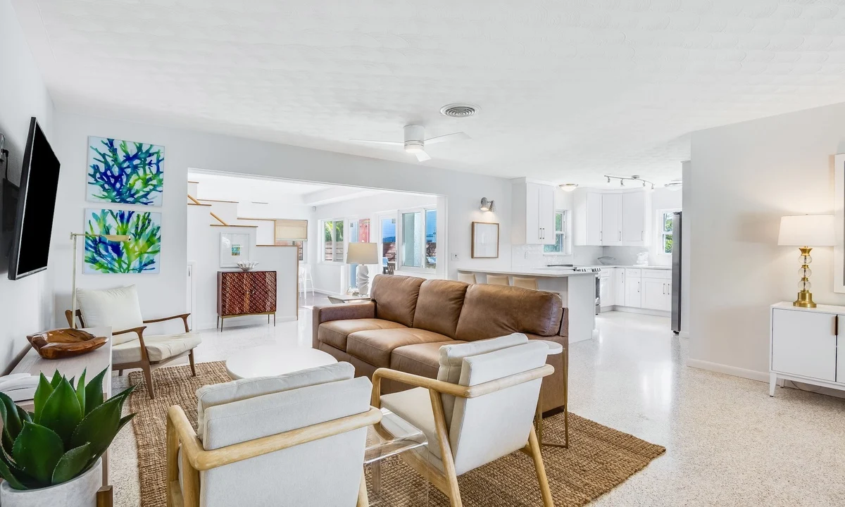 Wander Holmes Beach Palms #18