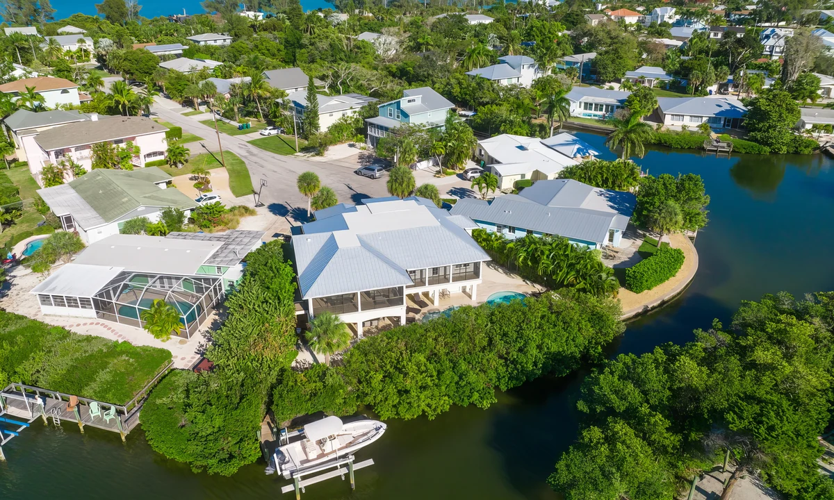 Wander Anna Maria Lagoon