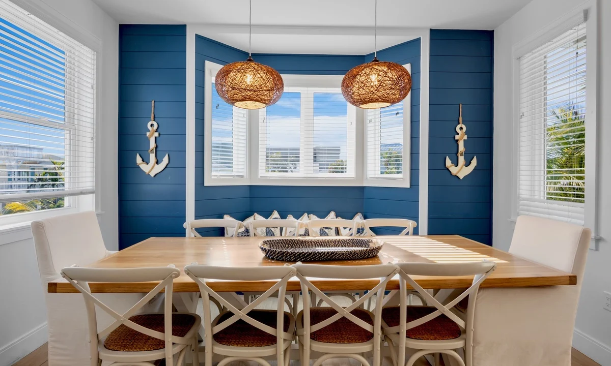 Wander Bradenton Beach Glow