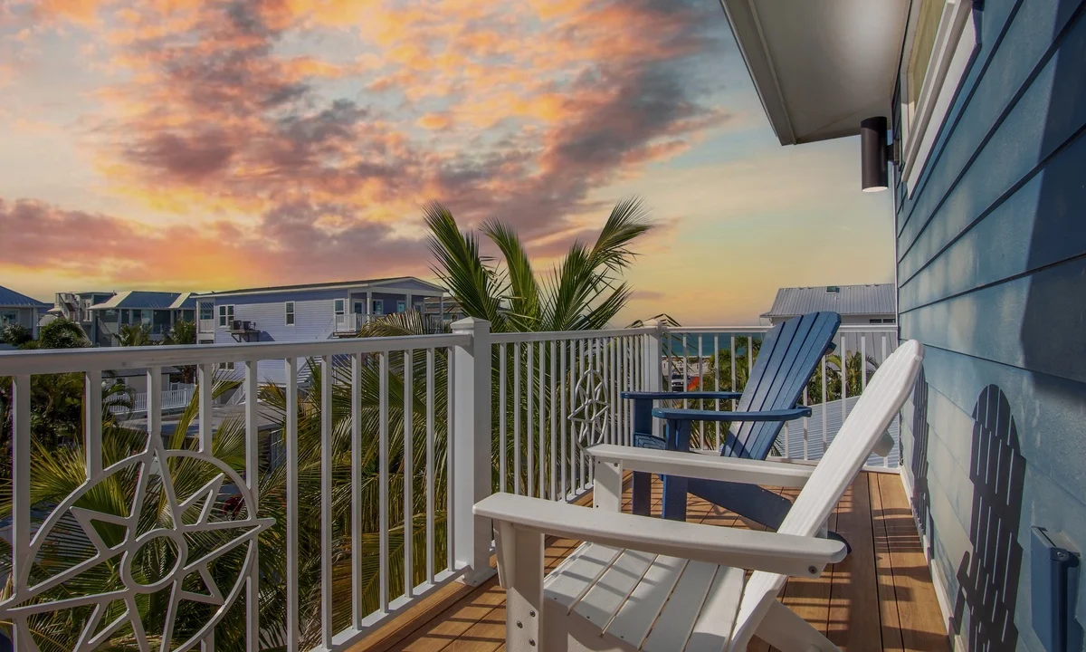 Wander Bradenton Beach Glow