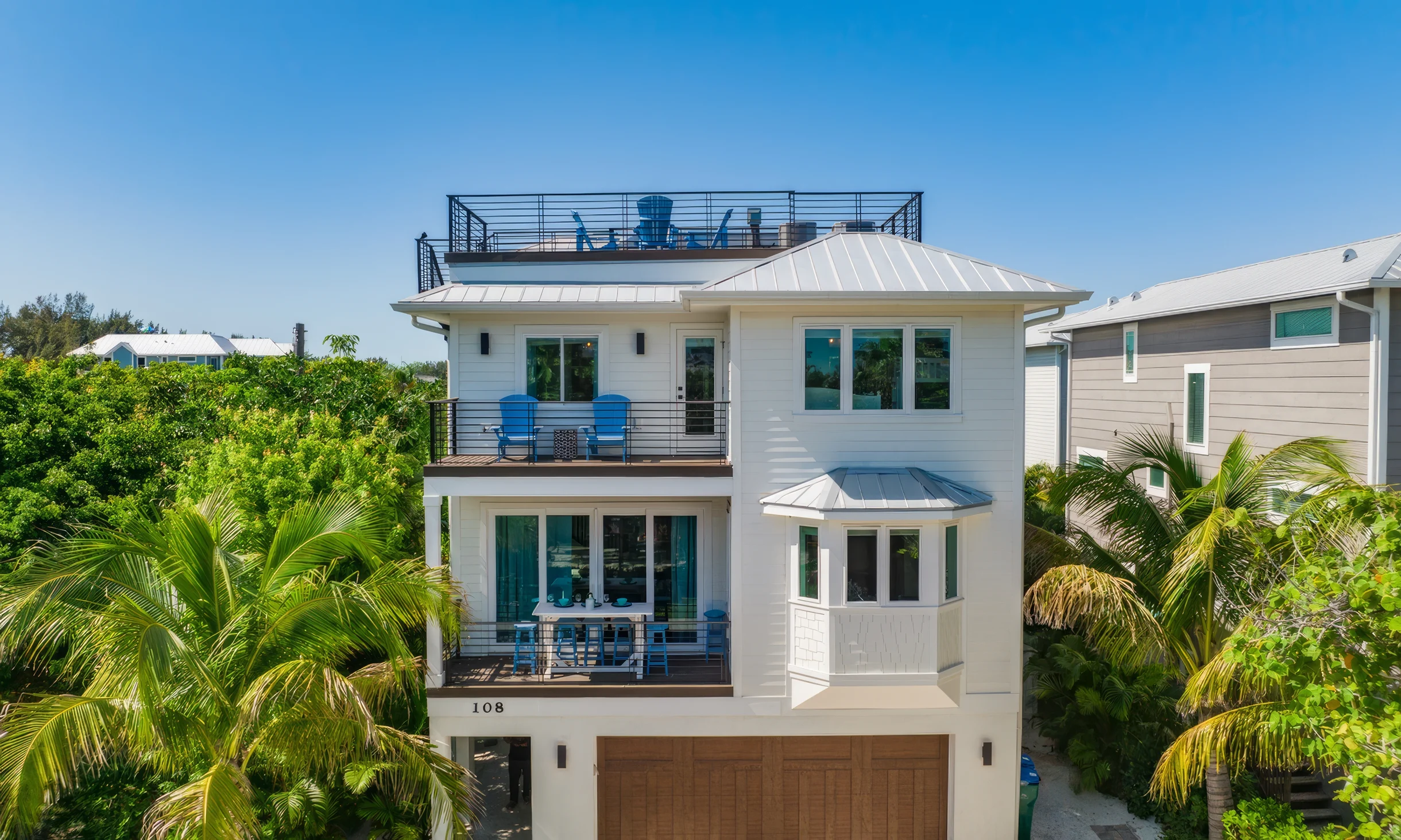 Wander Bradenton Golden