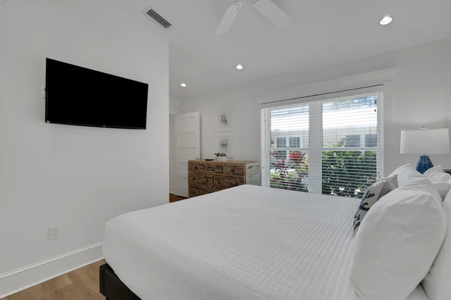 Bedroom 3 image 1