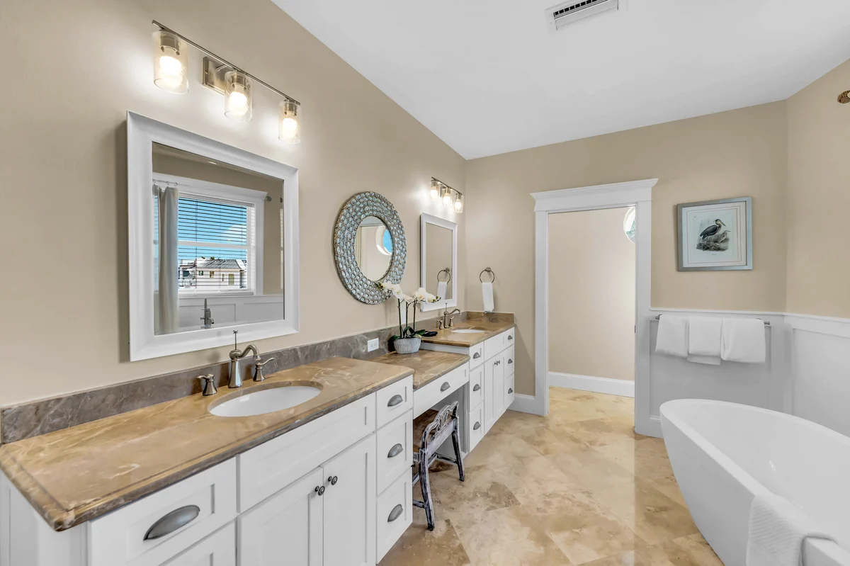 Wander Holmes Beach Bayfront #28