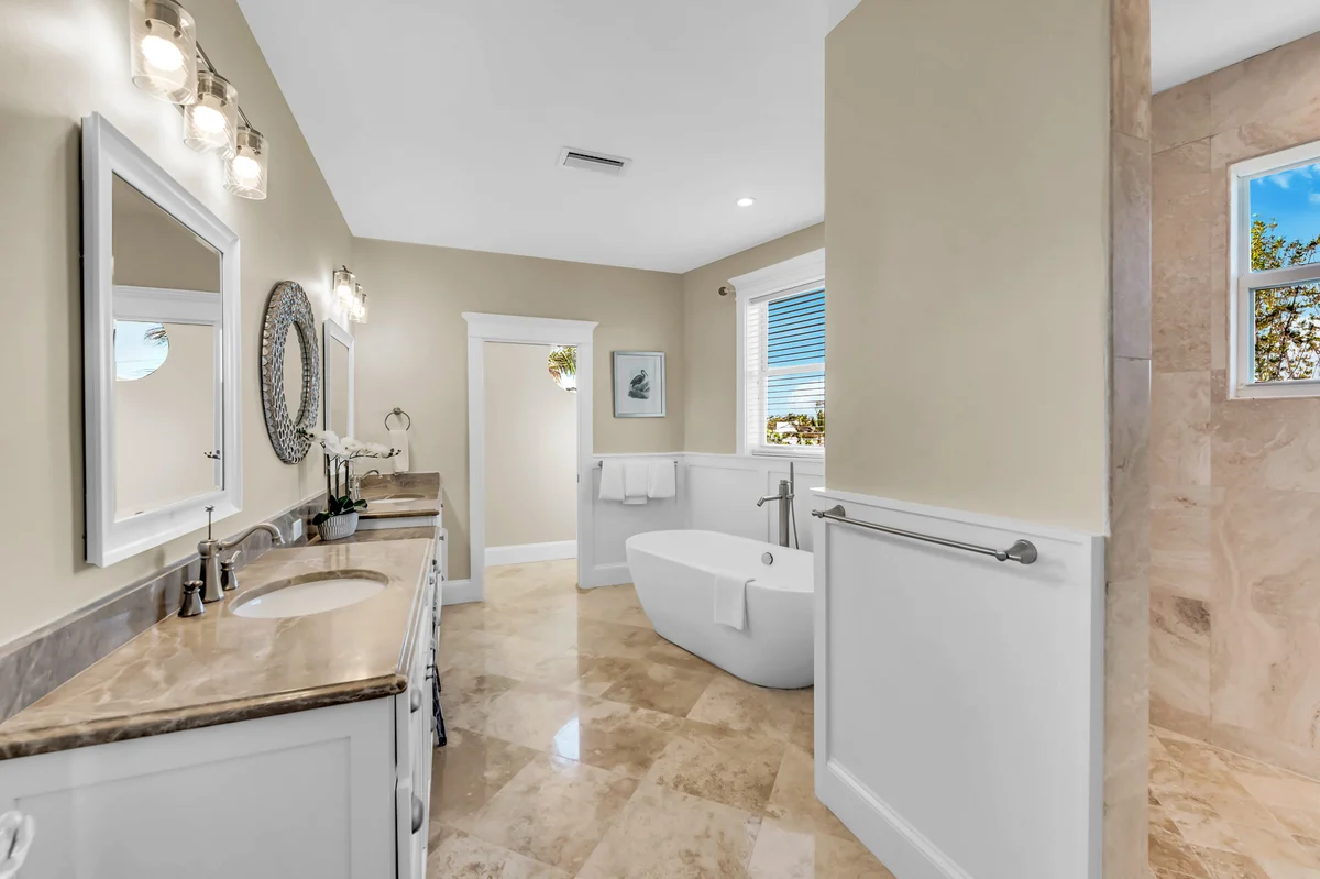 Wander Holmes Beach Bayfront #40