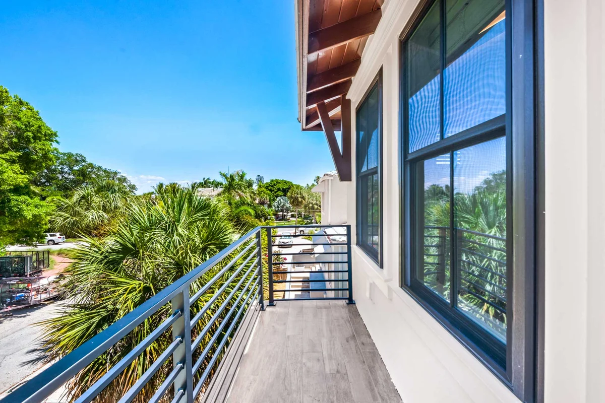 Wander Lido Key Sands