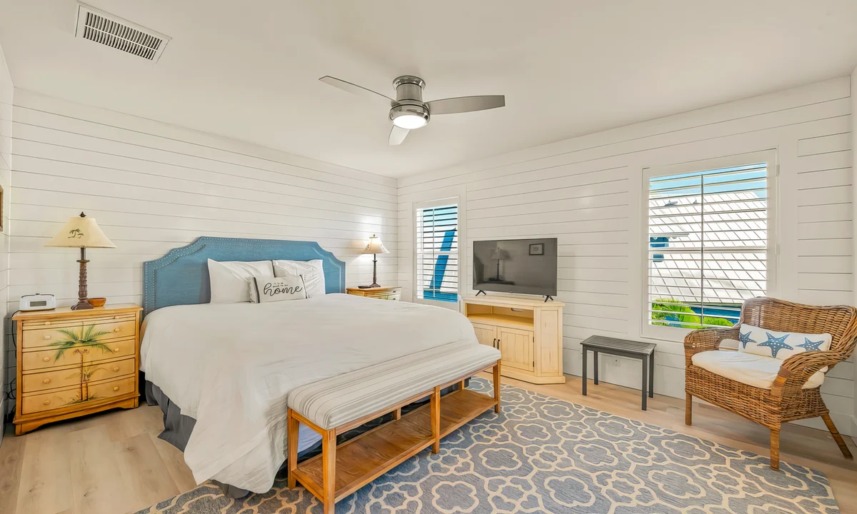 Bedroom 1 image 1
