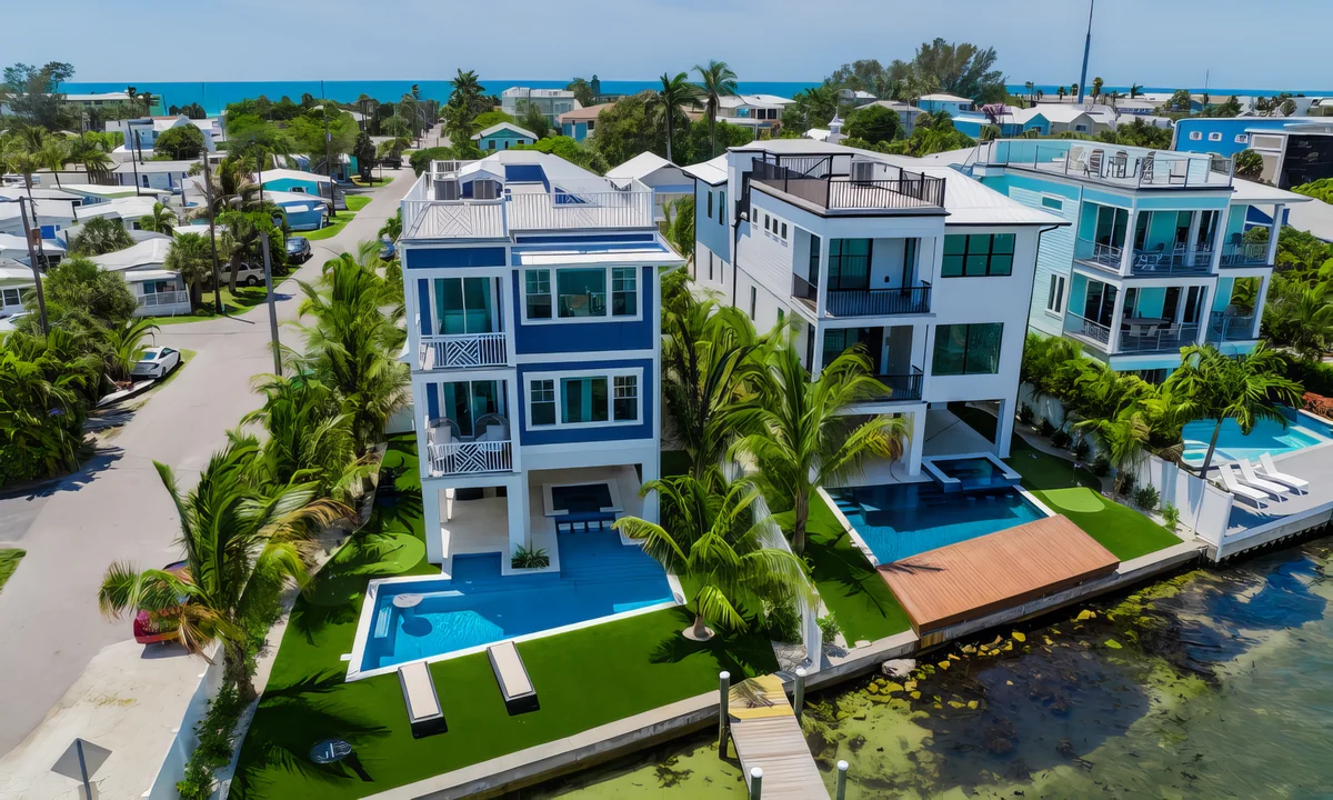 Wander Bradenton Beach Bayfront