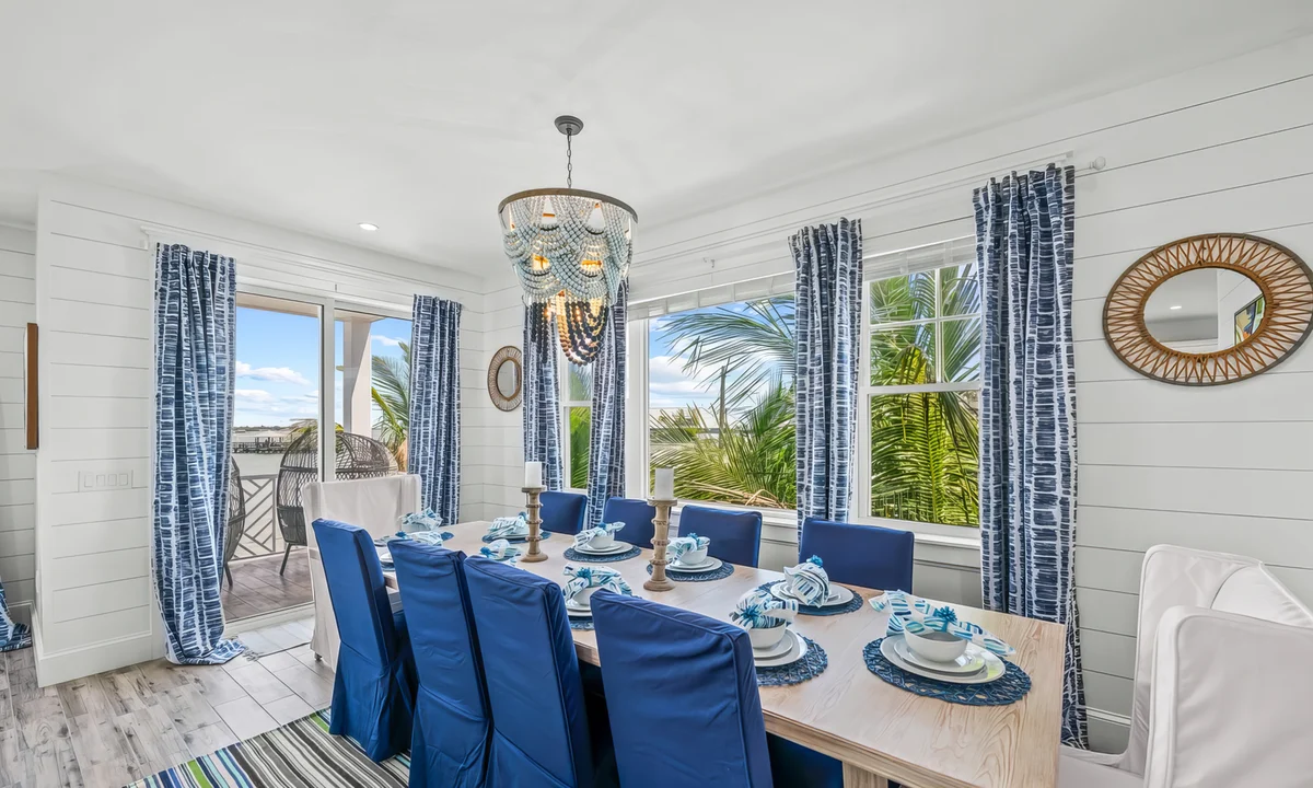 Dining Room image 1