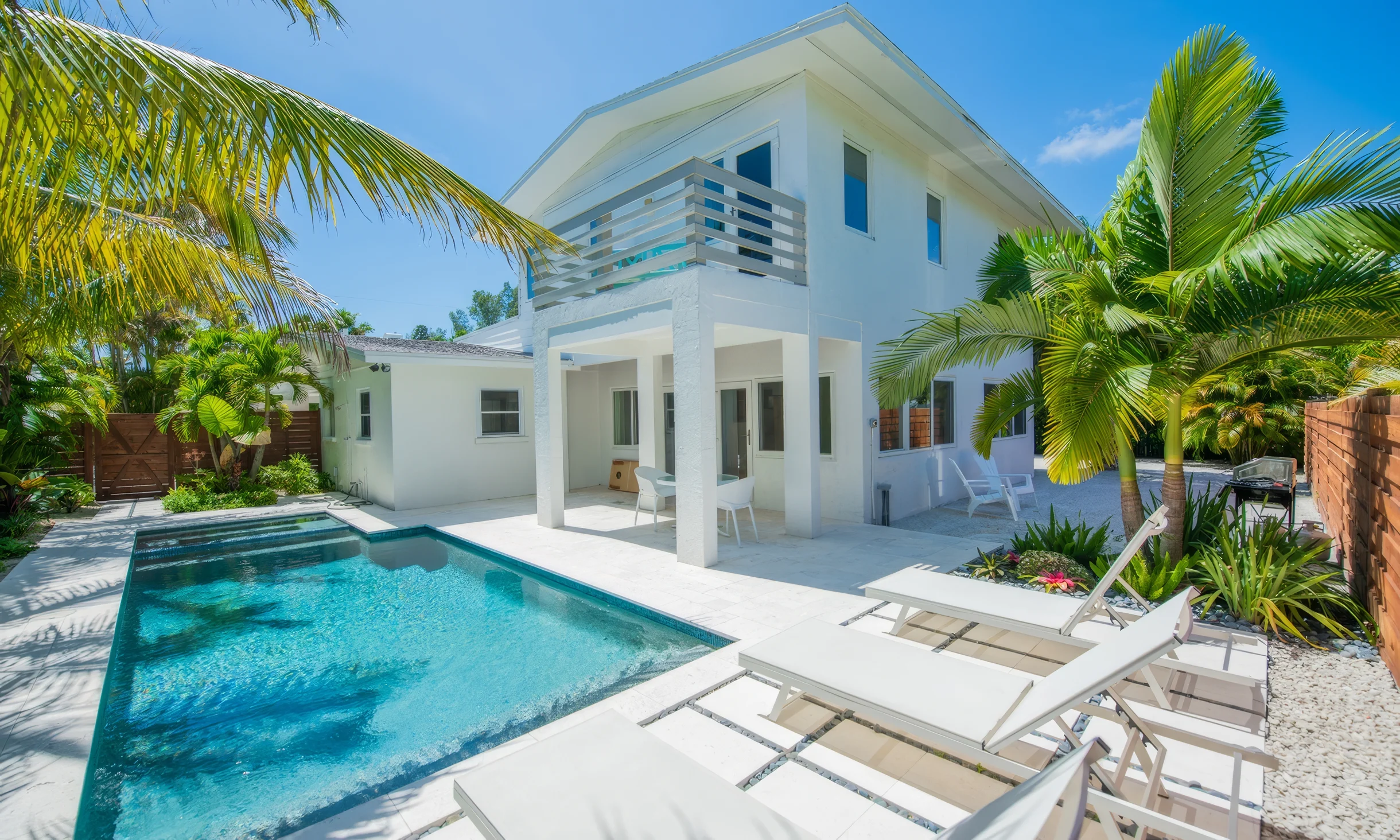 Wander Holmes Beach Palms #1