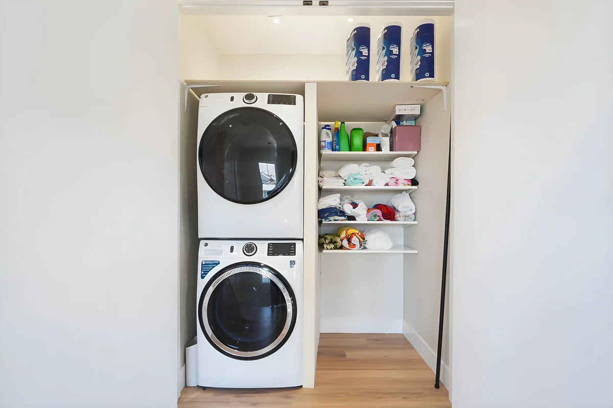 Wander Lewis Center Modern