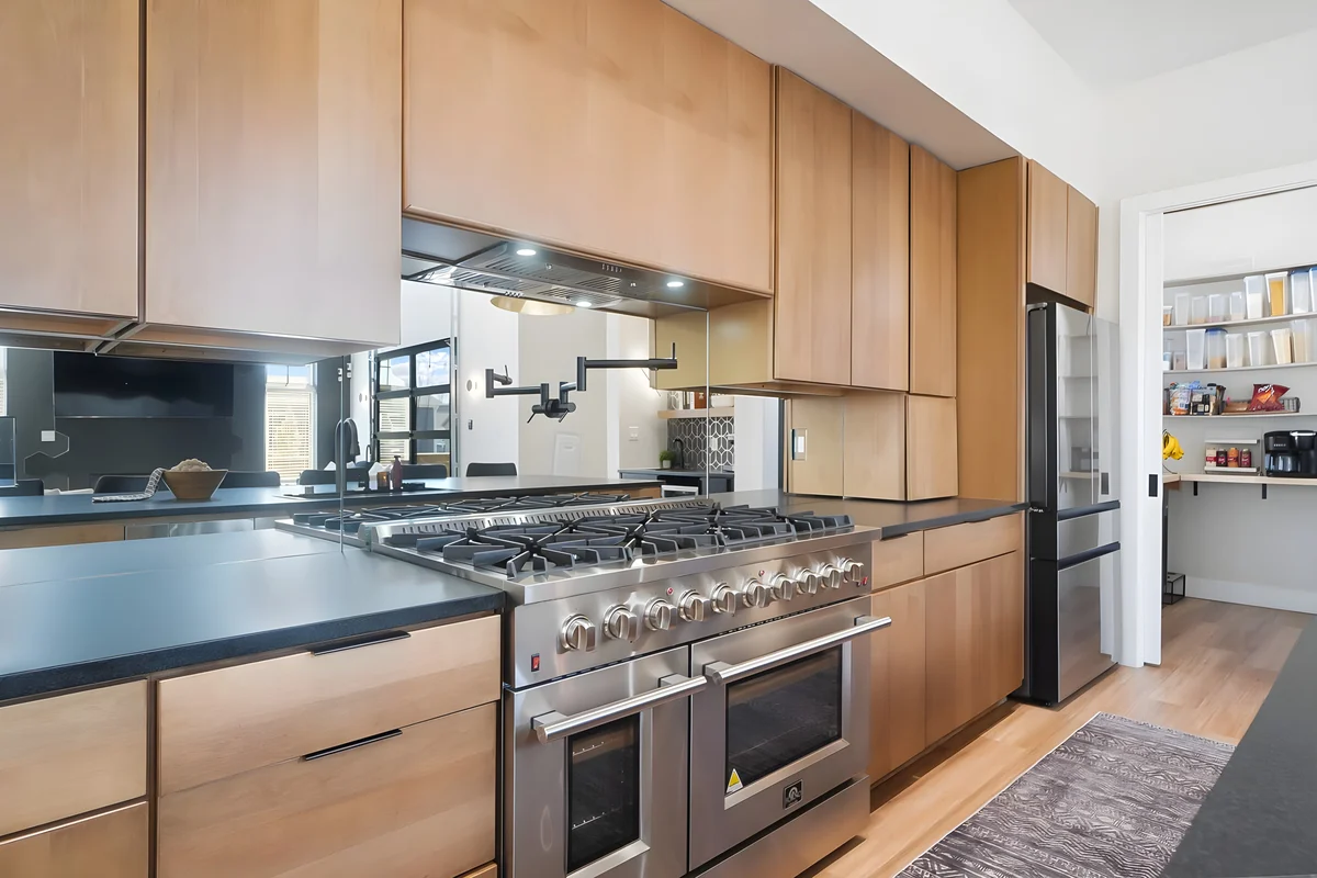 Wander Lewis Center Modern