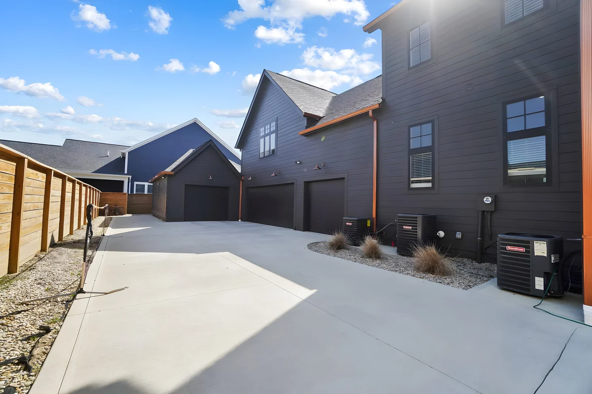 Wander Lewis Center Modern