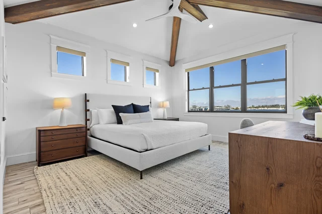 Bedroom 1 image 1