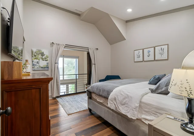 Bedroom 3 image 1
