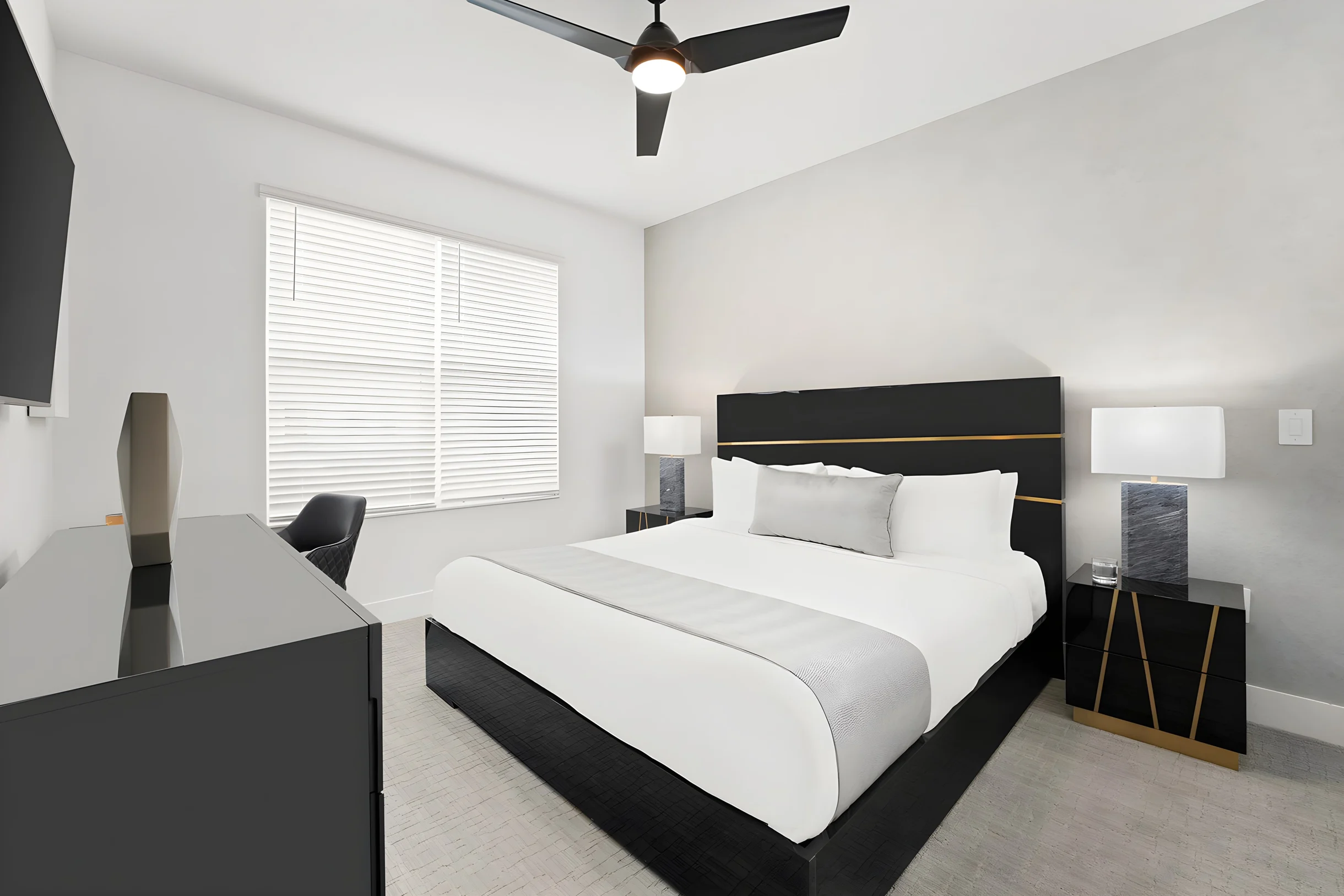VOR4712HW: 4 Bed, Safari, Pool #59