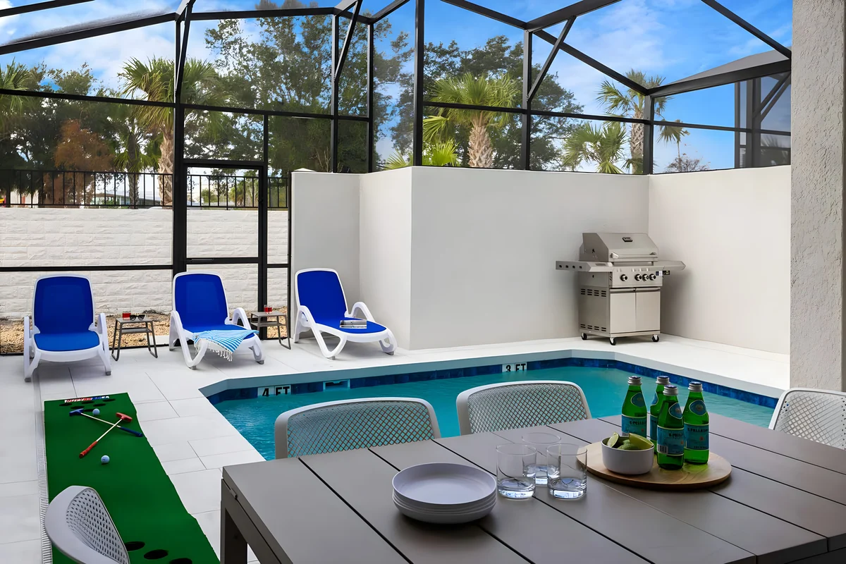 Wander Orlando Grove Retreat