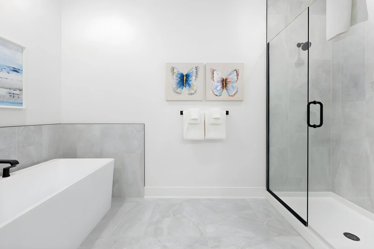 Bathroom 1 image 1