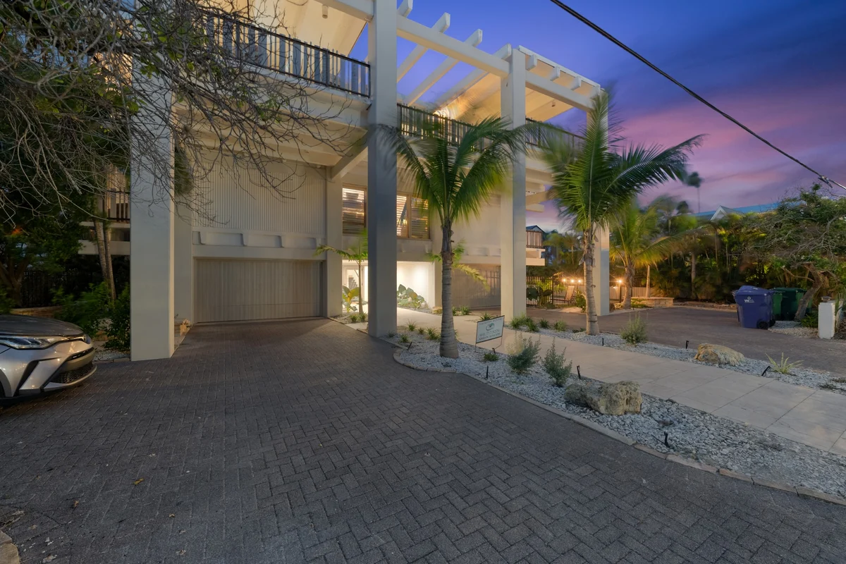 Wander Anna Maria Bluffs #46