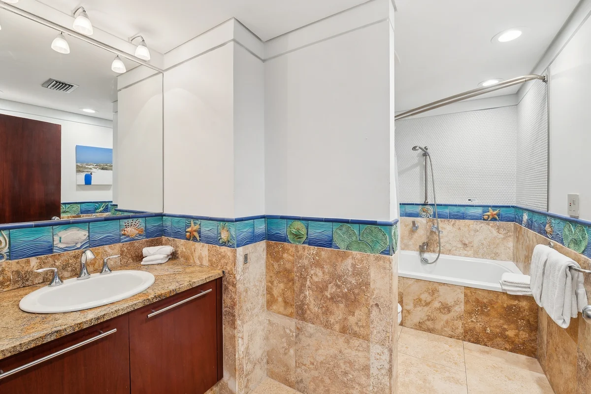 Wander Anna Maria Bluffs