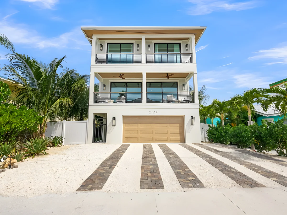 Wander Bradenton Beach Luna