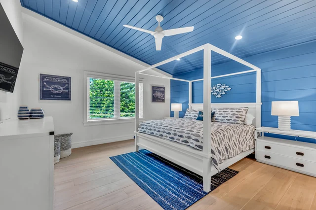 Bedroom 1 image 1