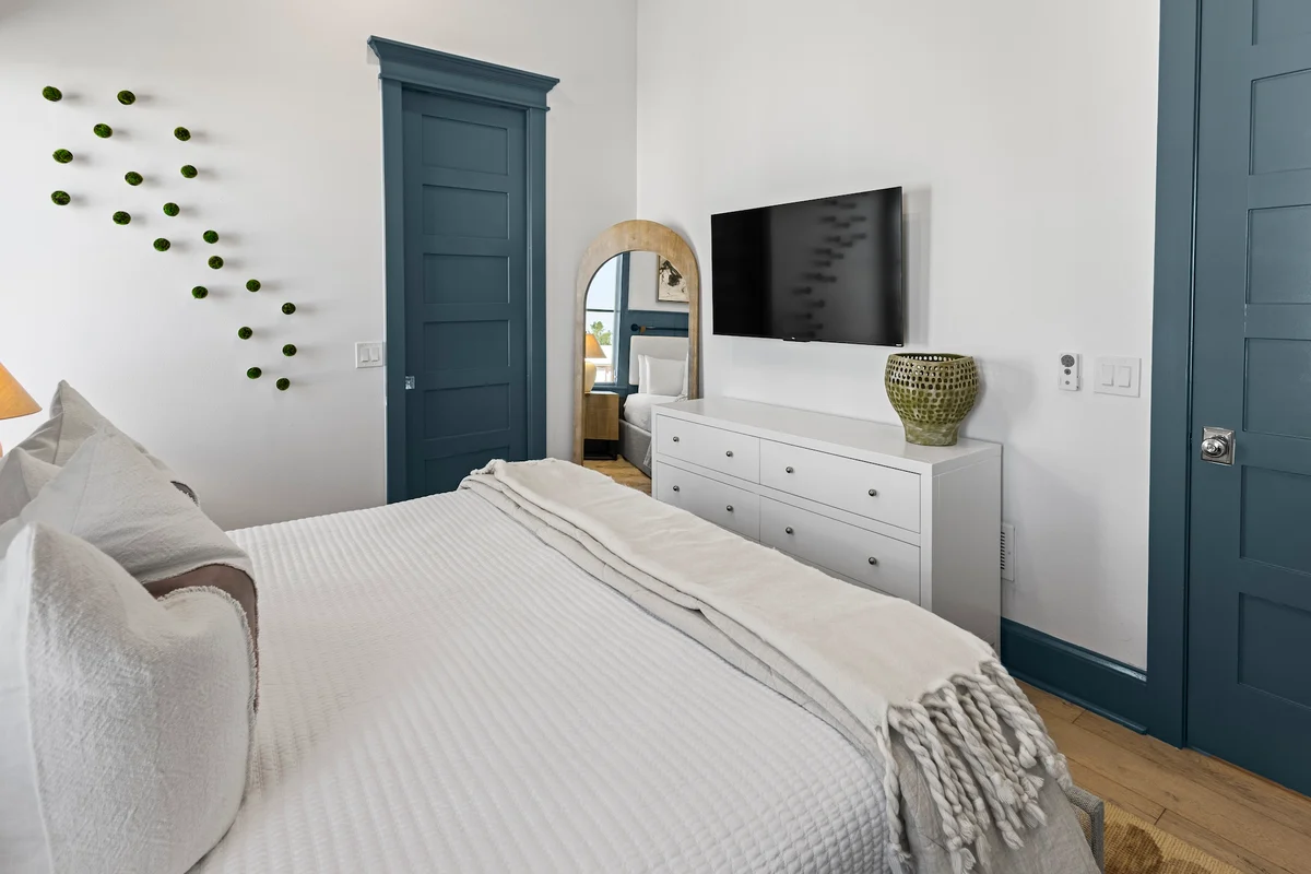 Wander Bradenton Beach Gulfront #56