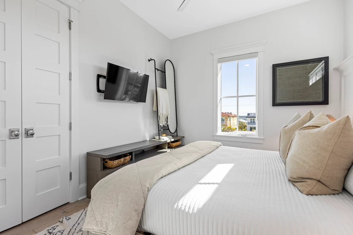 Wander Bradenton Beach Gulfront #49