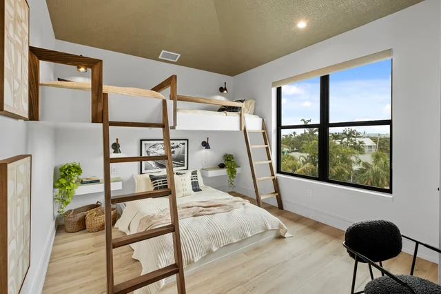 Bedroom 3 image 1