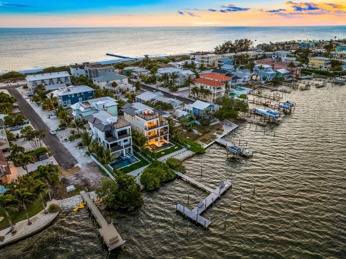 Wander Bradenton Bay Glow #40