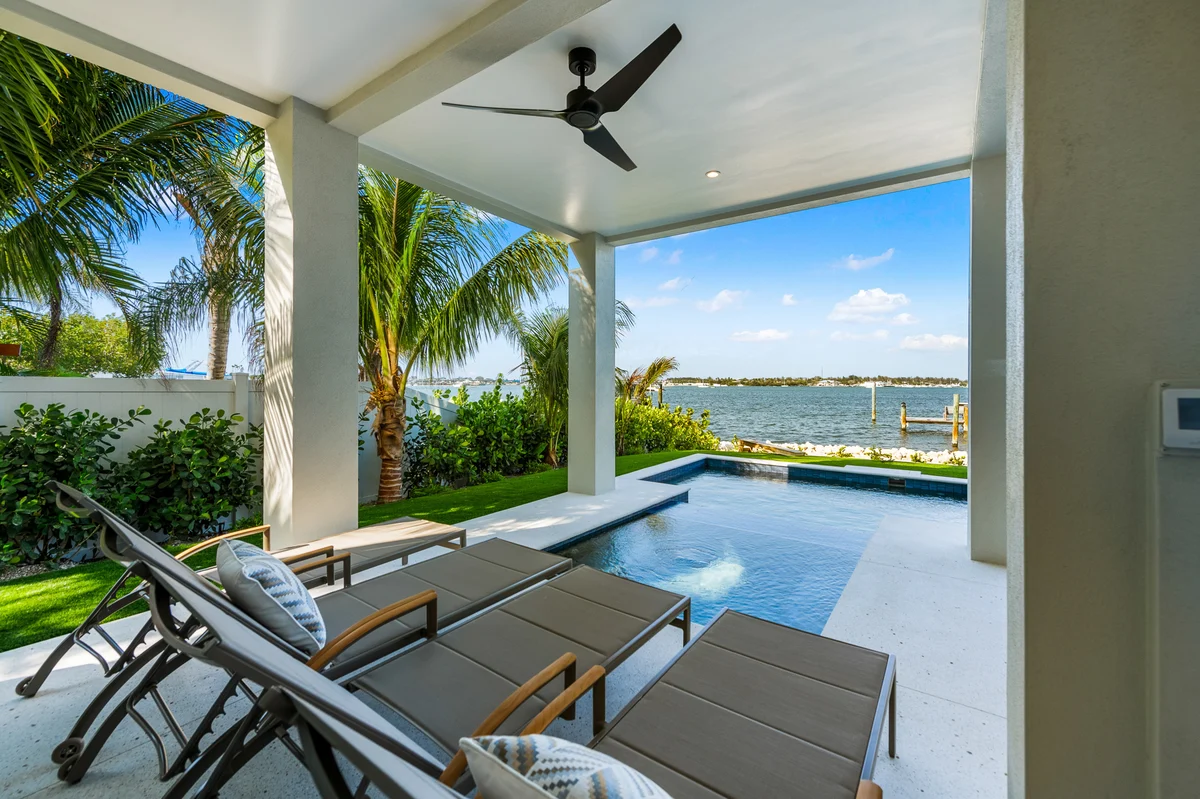 Wander Bradenton Bay Glow #43