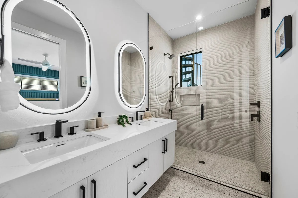 Wander Bradenton Bay Glow #17