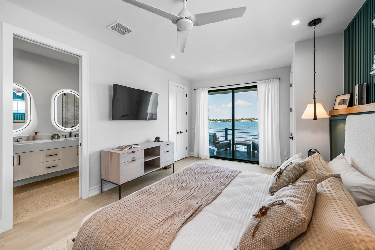 Wander Bradenton Bay Glow #35