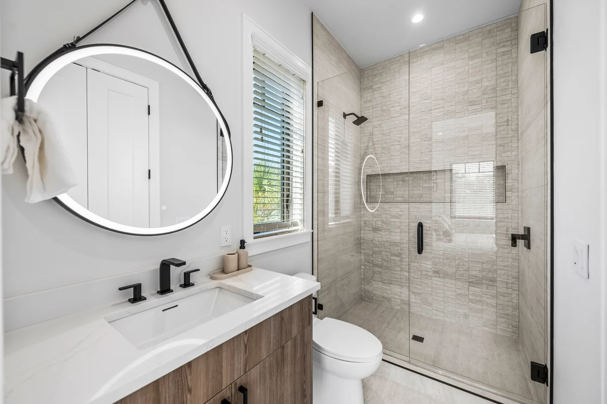 Wander Bradenton Bay Glow #22